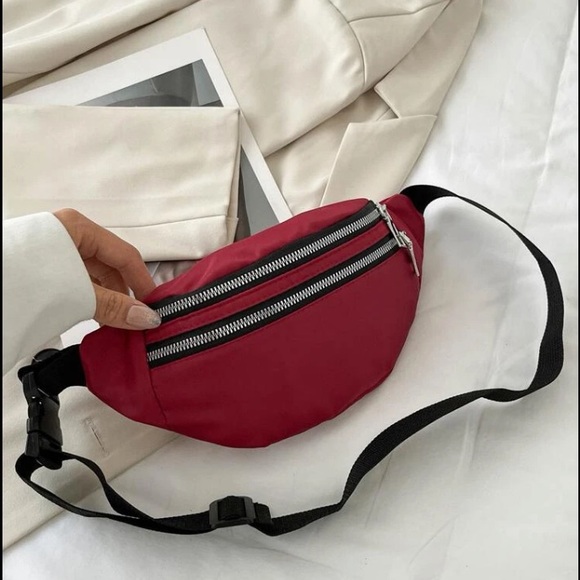 💙Women’s Red Double Pockets Adjustable Strap Medium Sized Fanny Pack - Picture 2 of 8